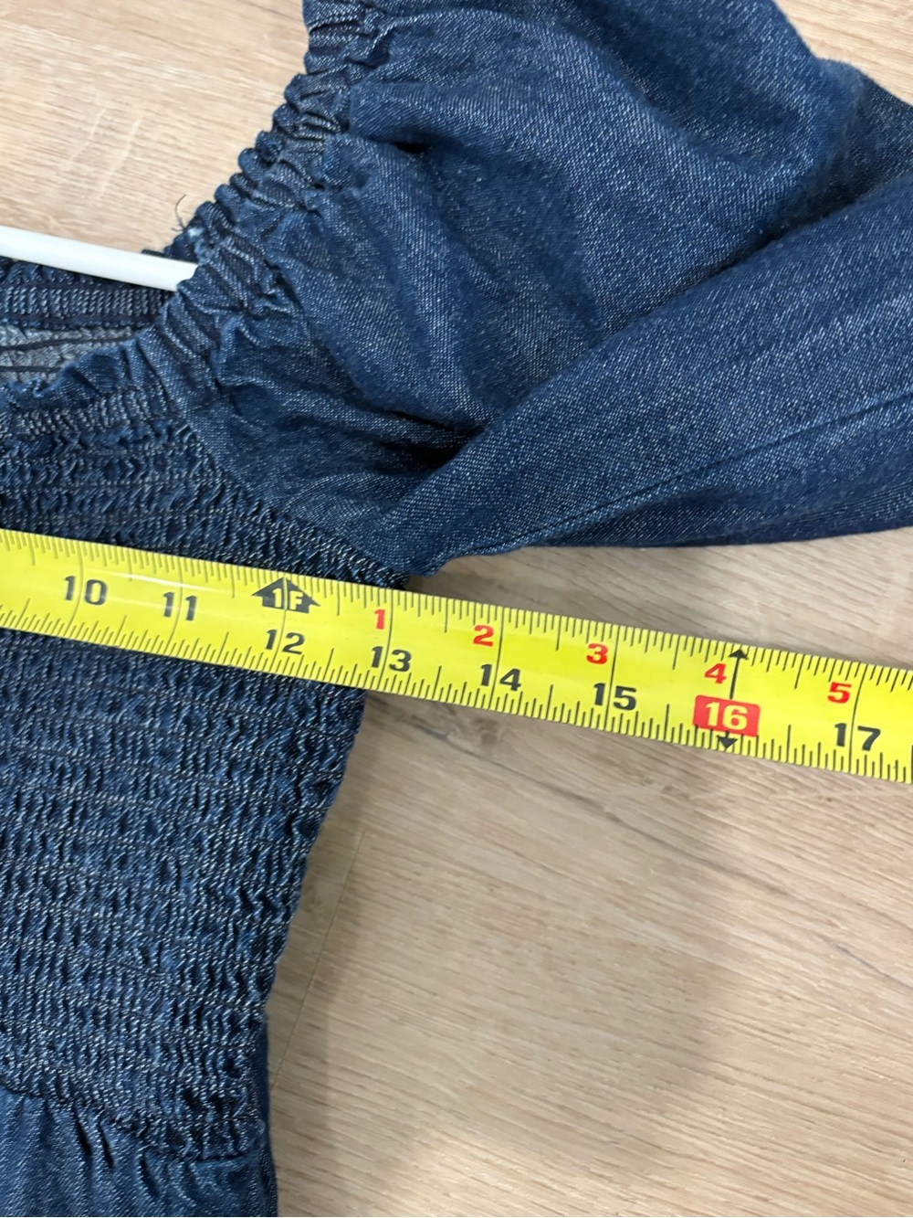 J.Crew Puff Sleeve Chambray Smocked Top Size Small - Picture 7 of 7